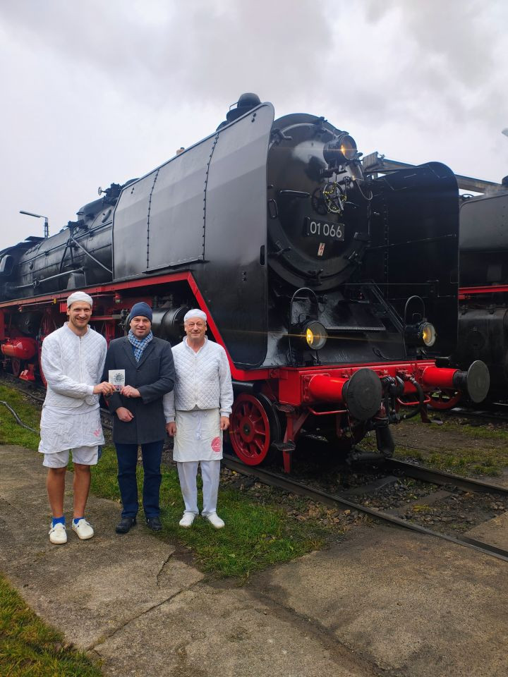 8000 Lebkuchen für Dampfzugfahrten gebacken!